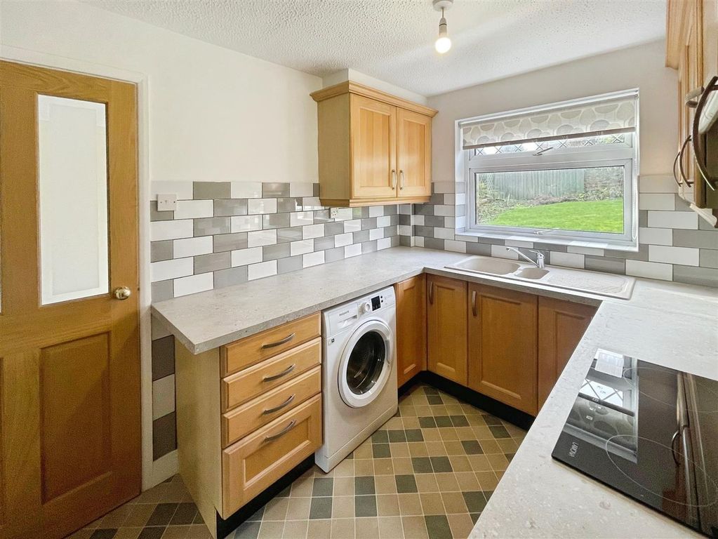 Property photo 2 of 24 Kitchen