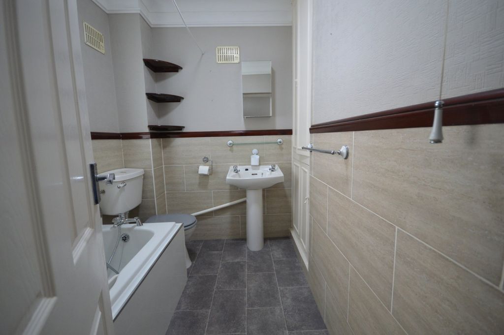 Property photo 3 of 10 Picture No. 02