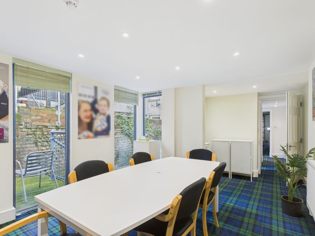 Property photo 3 of 9 Photo 13