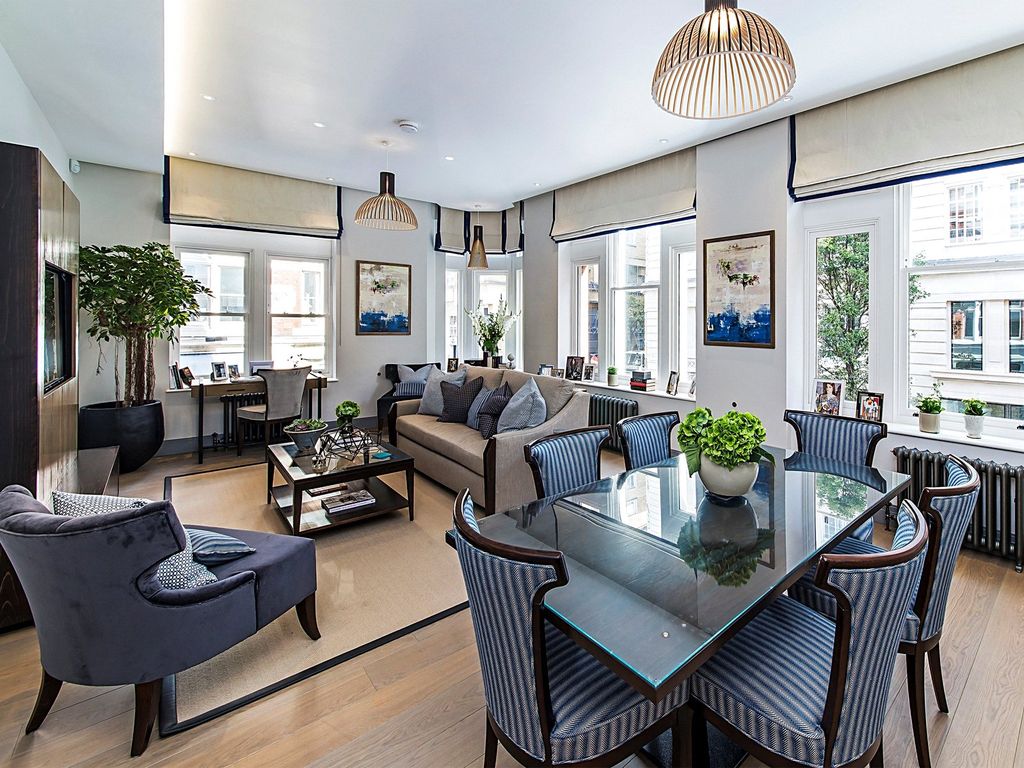 Property photo 1 of 7 Reception