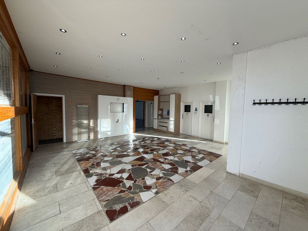 Property photo 3 of 6