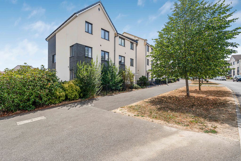 Property photo 1 of 23