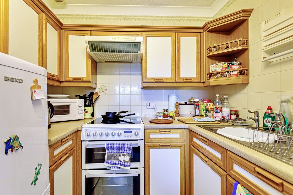 Property photo 3 of 12