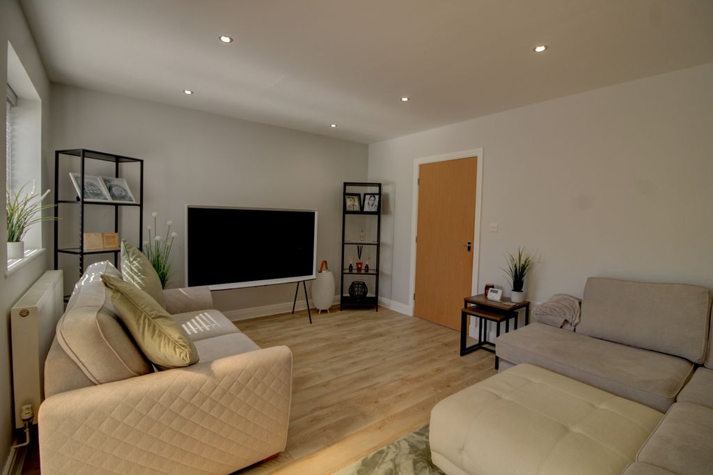 Property photo 2 of 19 2