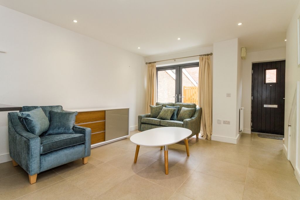 Property photo 1 of 8 18467
