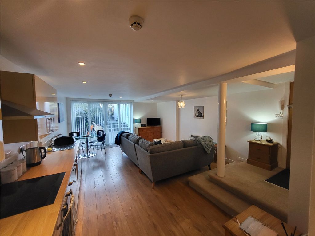 Property photo 2 of 12 Picture No. 04