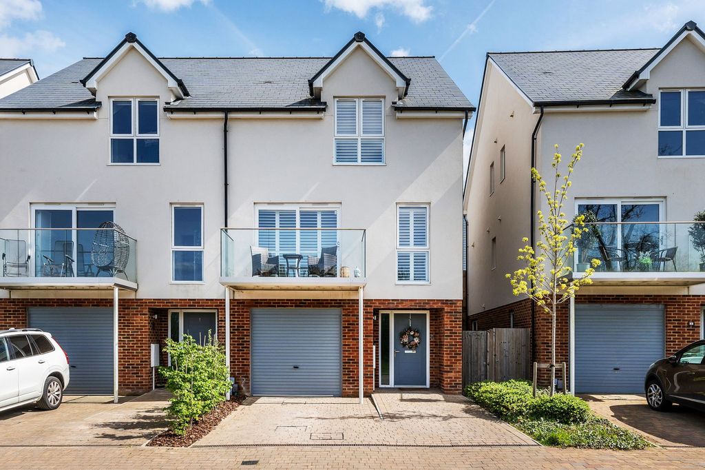 Property photo 1 of 40