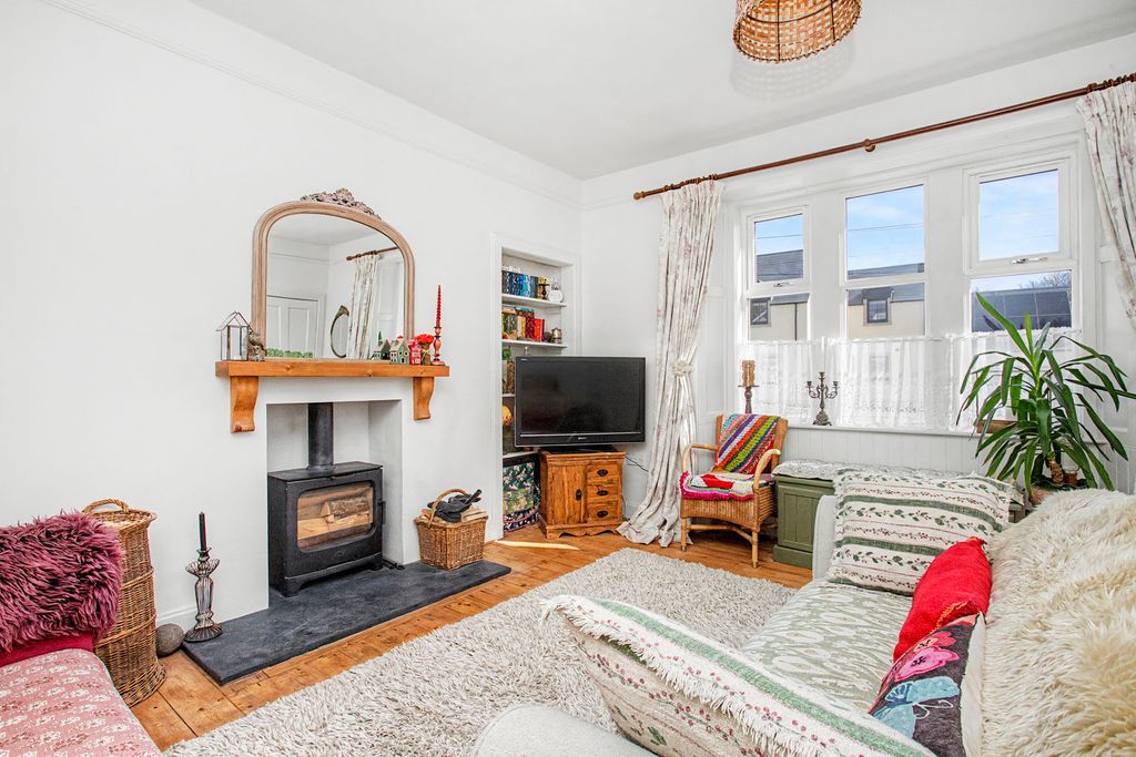 Property photo 3 of 17 Property Image 3