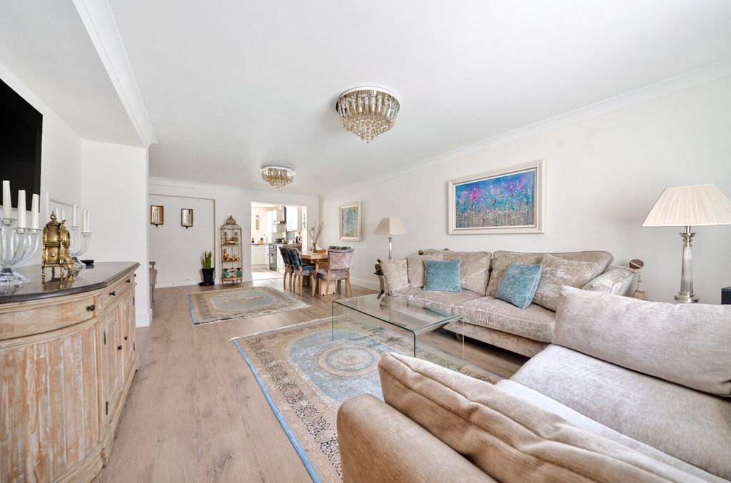 Property photo 2 of 18 27-681515Ba9F146-...