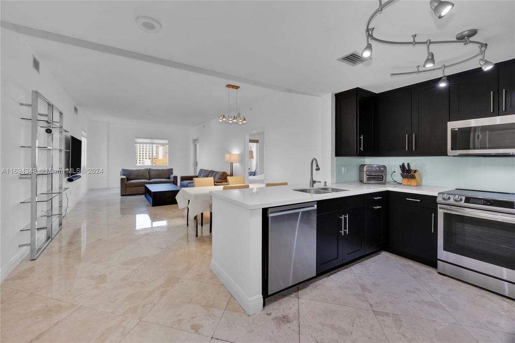 Property photo 2 of 32 <Alttext/>