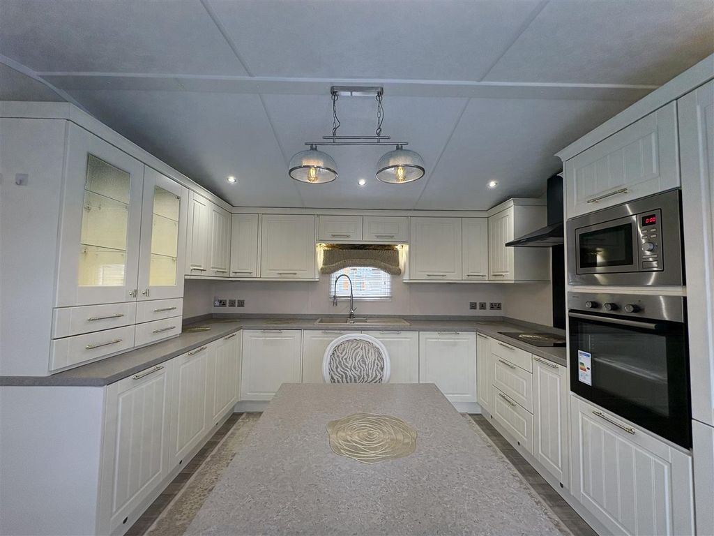 Property photo 2 of 12 Img_2247.Jpeg