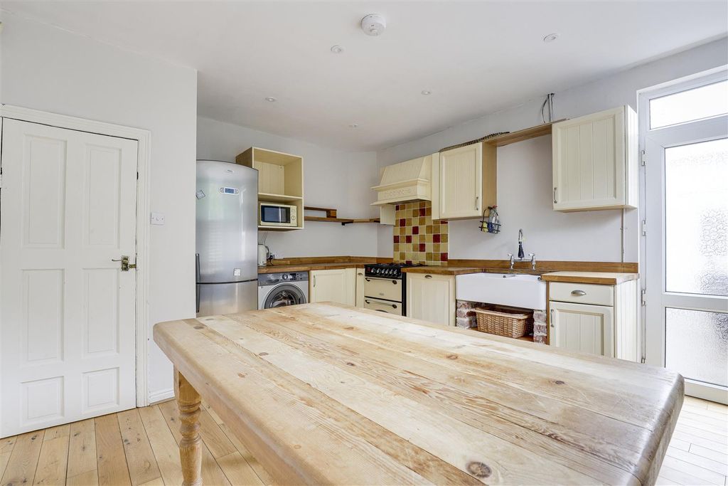 Property photo 3 of 15 9705.Jpg