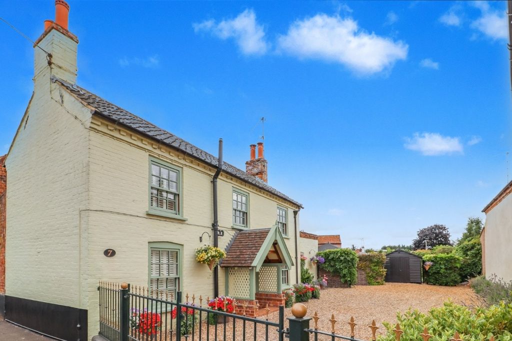 Property photo 2 of 35 4415934