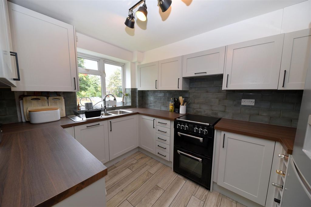 Property photo 2 of 14 Kitchen.Jpg