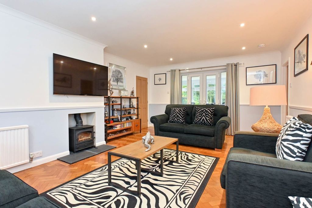 Property photo 2 of 36