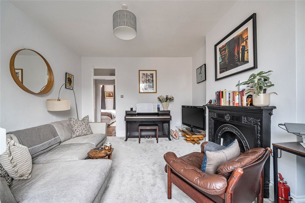 Property photo 2 of 13 Picture No. 12