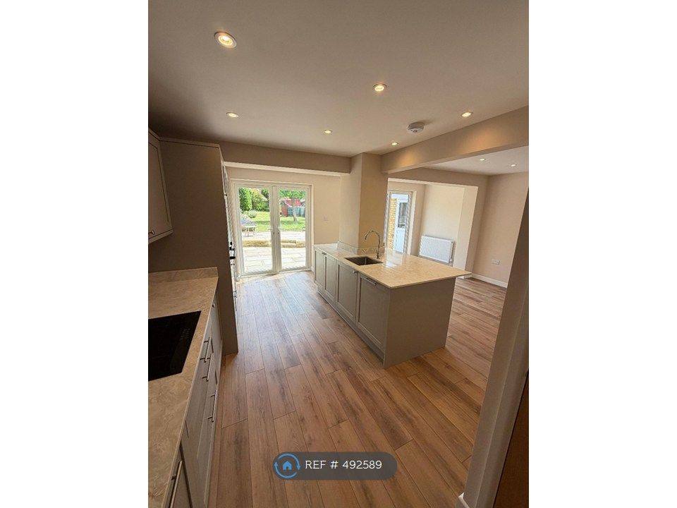 Property photo 2 of 34
