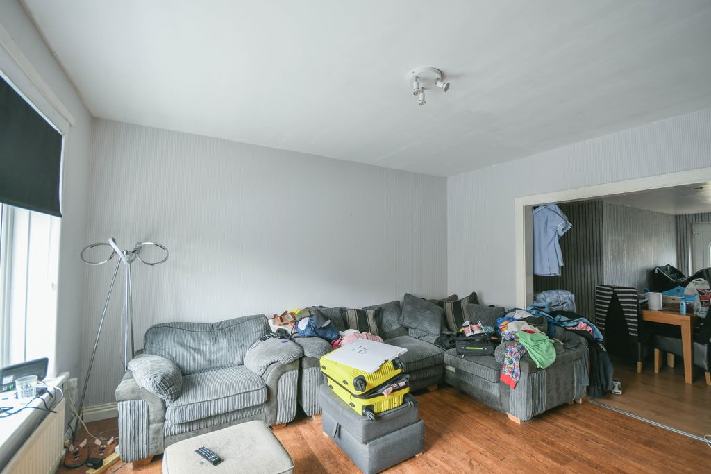 Property photo 2 of 22