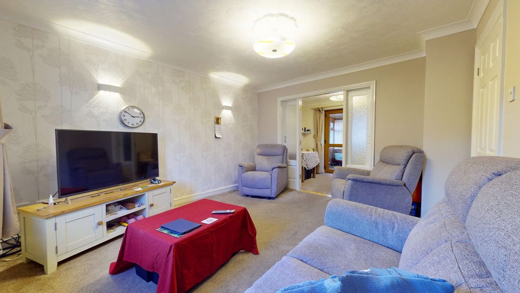 Property photo 3 of 15 4592564