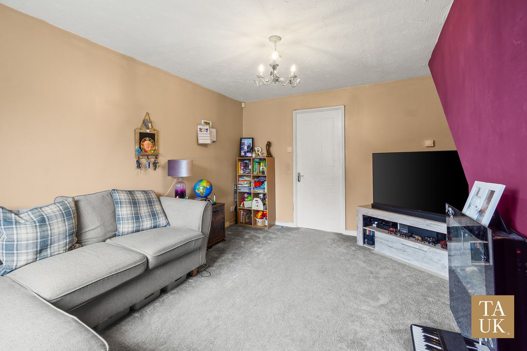 Property photo 3 of 16