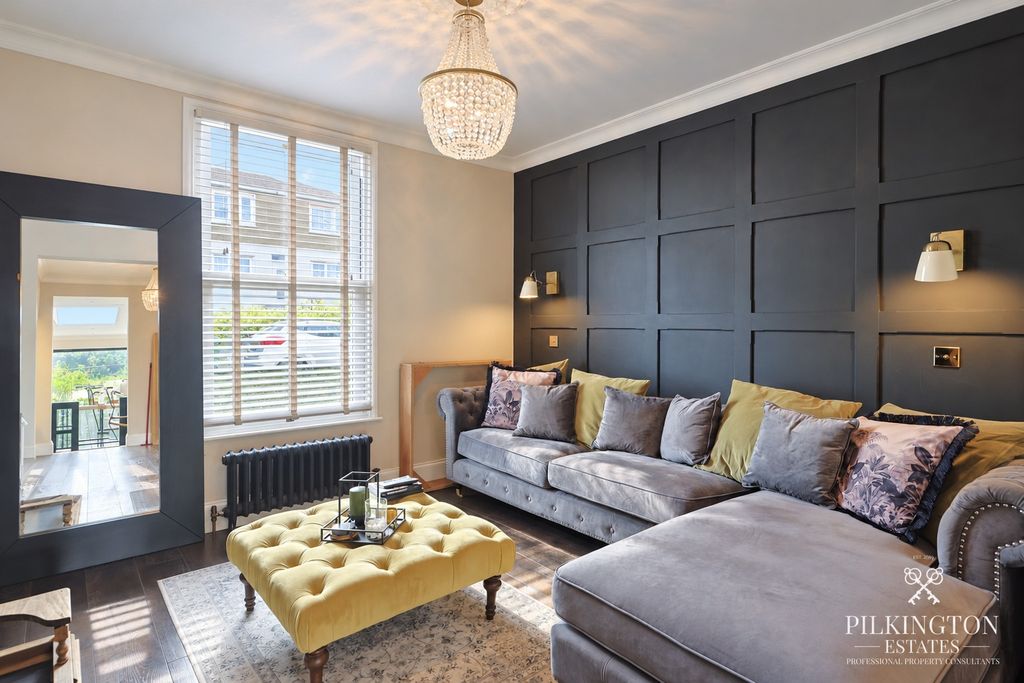 Property photo 3 of 14 5591403