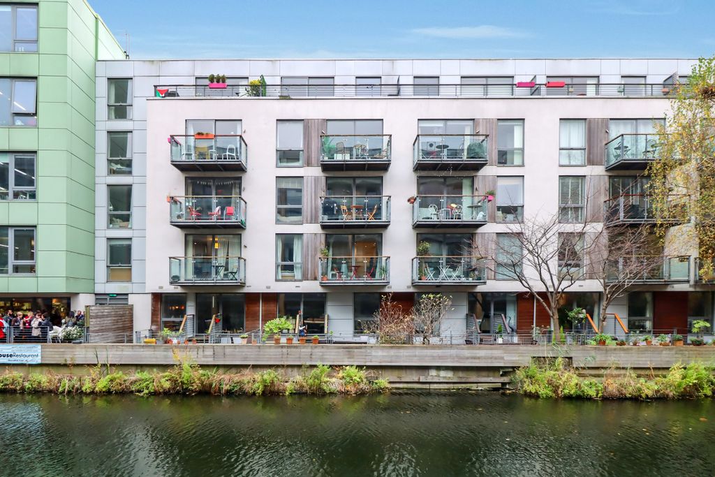 Property photo 1 of 13 Exterior Straight v2