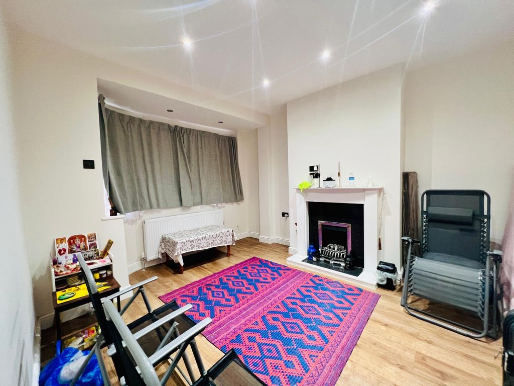 Property photo 2 of 9 Image Ha2 0Pp (4)