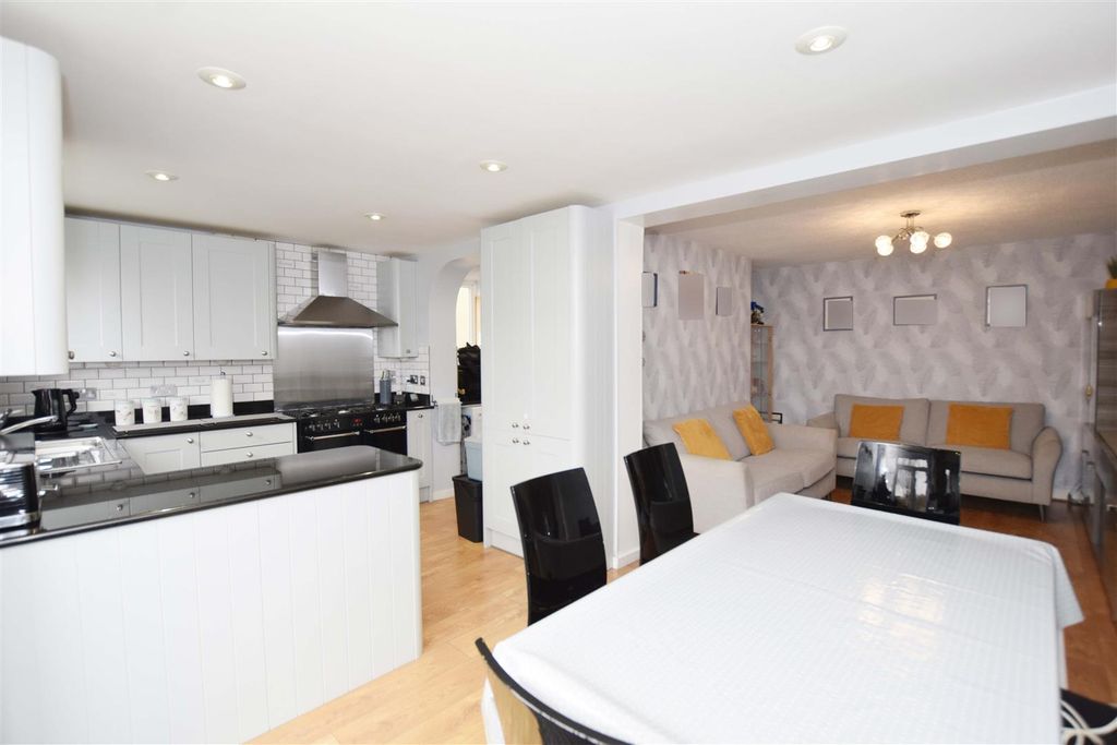 Property photo 3 of 14 Open Plan.Jpg