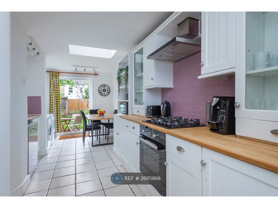 Property photo 3 of 35