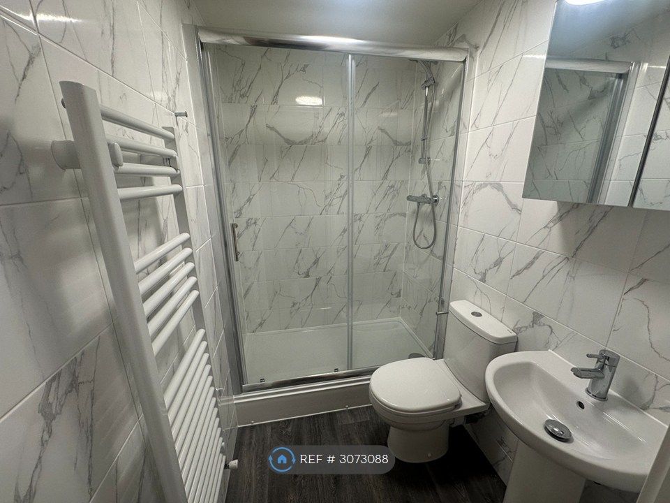 Property photo 3 of 9 Shower Room 1