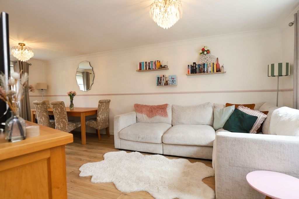 Property photo 3 of 24