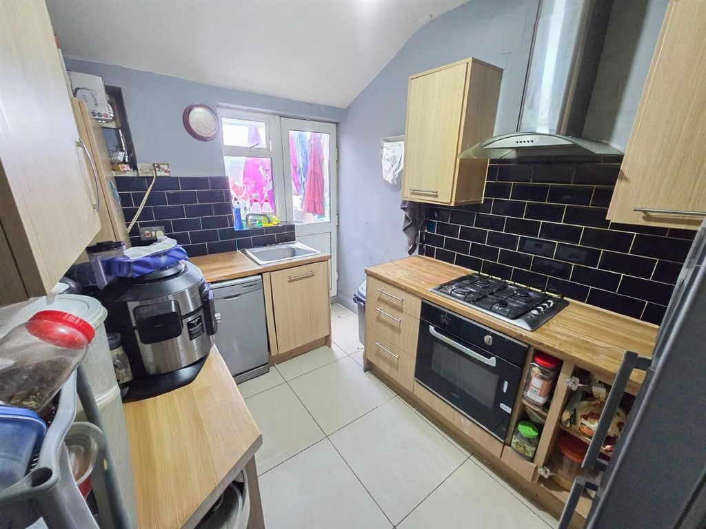 Property photo 2 of 7 E99999Ac-82B9-44ce-A97F-52037d2dc212.Jpg