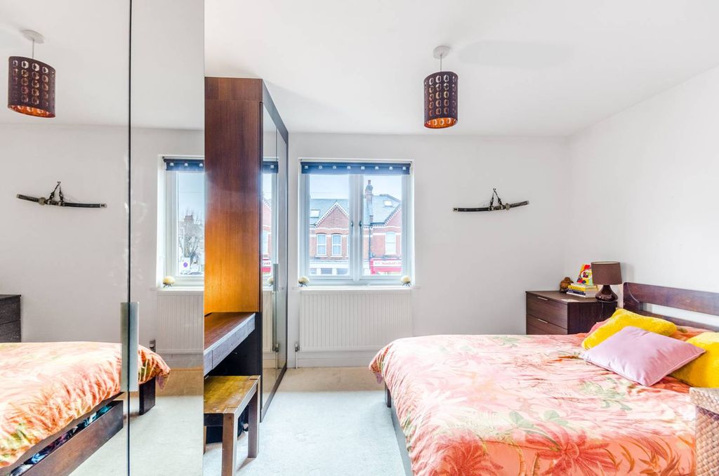 Property photo 3 of 8