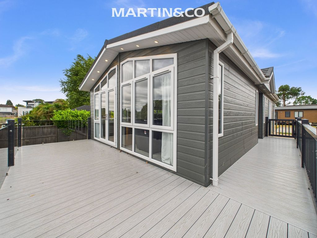 Property photo 2 of 31