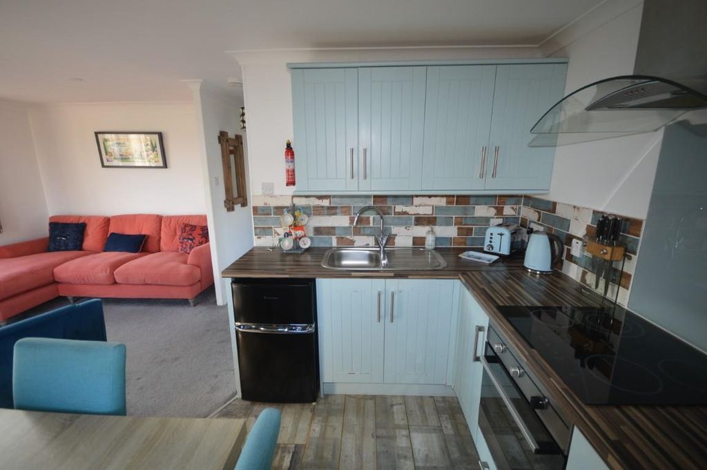 Property photo 3 of 9 Dsc_0006 (Medium) - Copy.Jpg