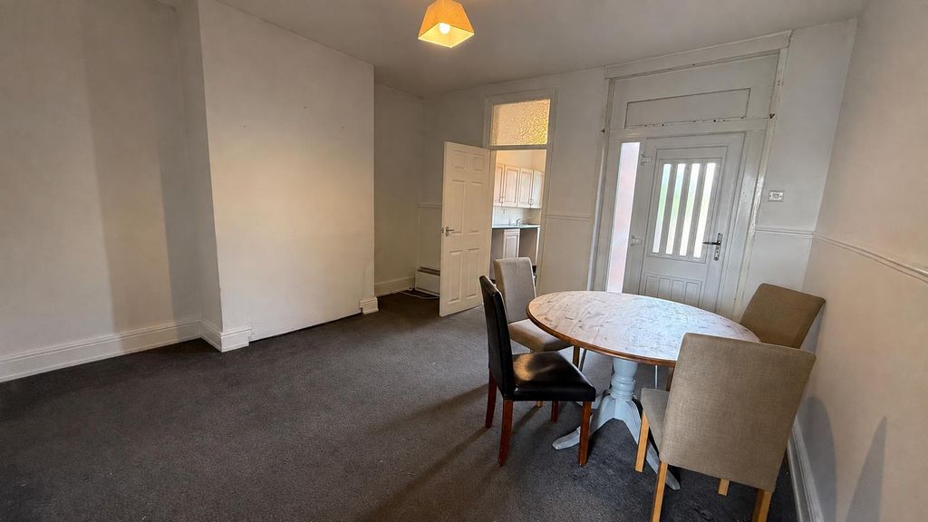 Property photo 2 of 10 Image