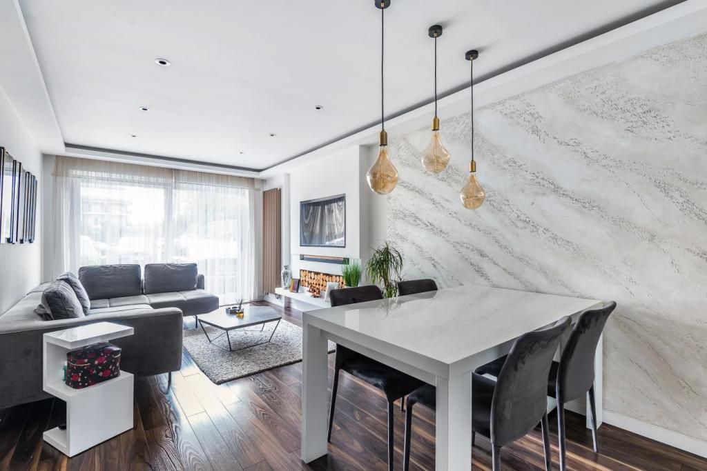 Property photo 2 of 22 Living Room