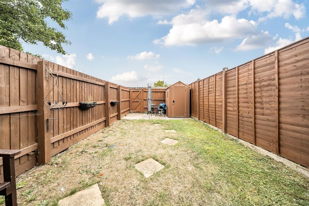 Property photo 2 of 18 Rear Garden