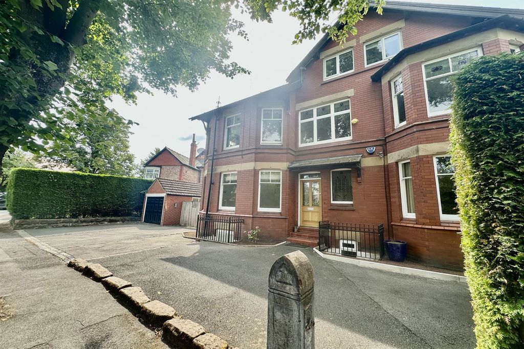 Property photo 1 of 10 (Main)