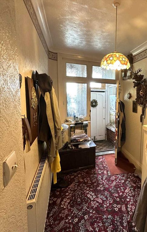 Property photo 2 of 18 Ground Floor