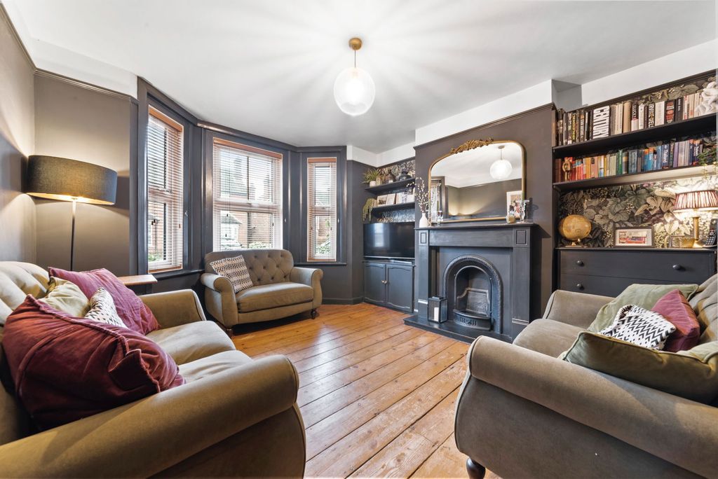 Property photo 2 of 20