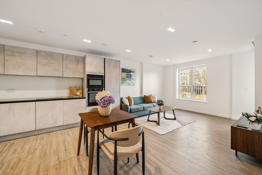 Property photo 1 of 12 Image