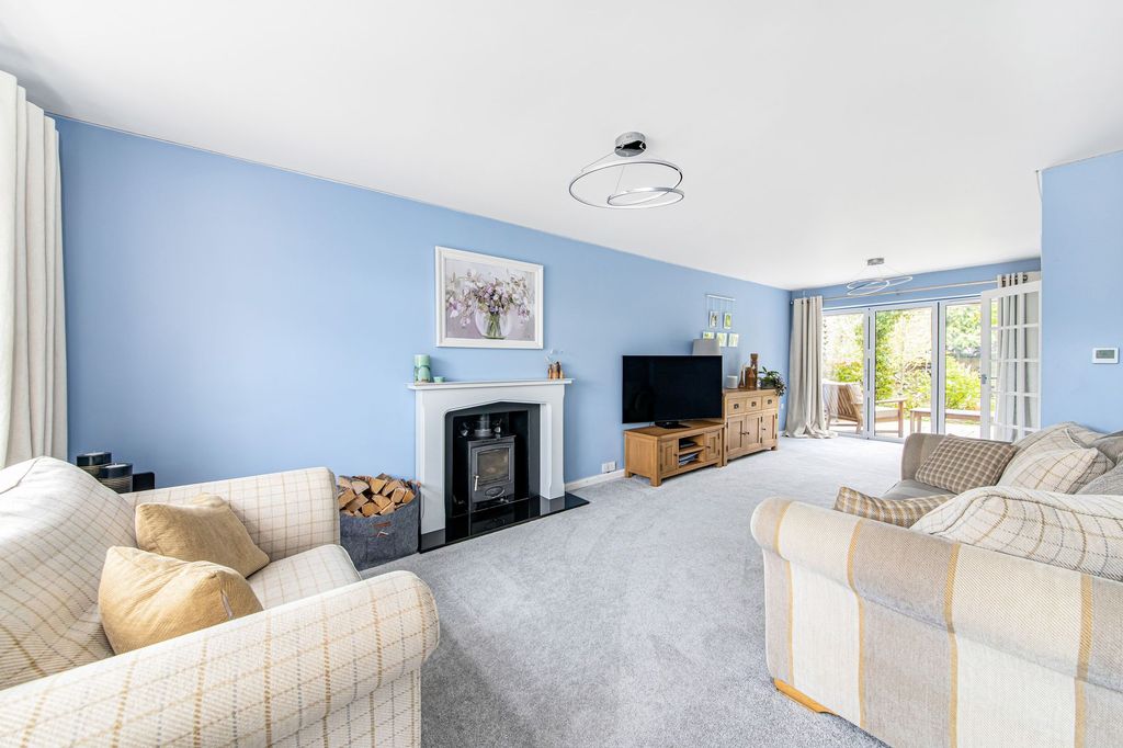 Property photo 3 of 25