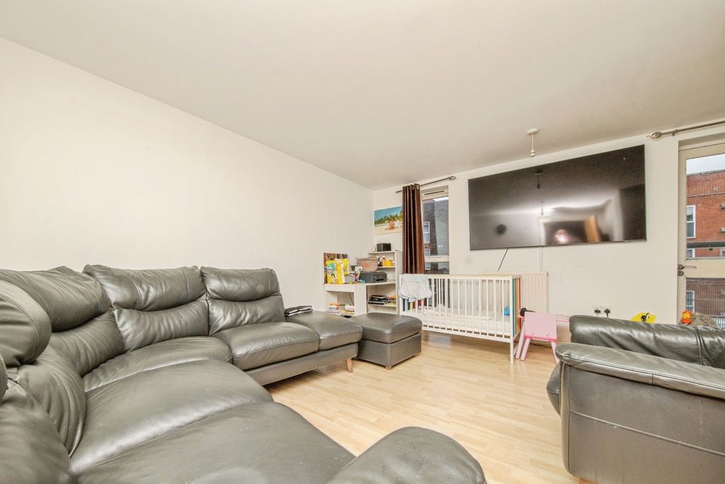 Property photo 3 of 14 Pbox-Img.Jpg