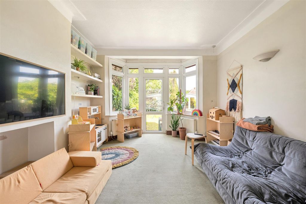 Property photo 3 of 42 Morgan Avenue, E17
