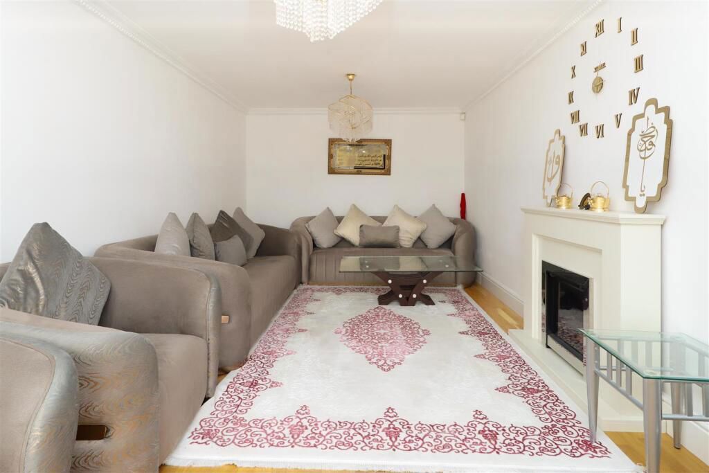 Property photo 3 of 17