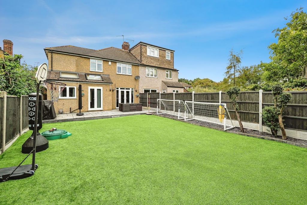 Property photo 2 of 16 Photo