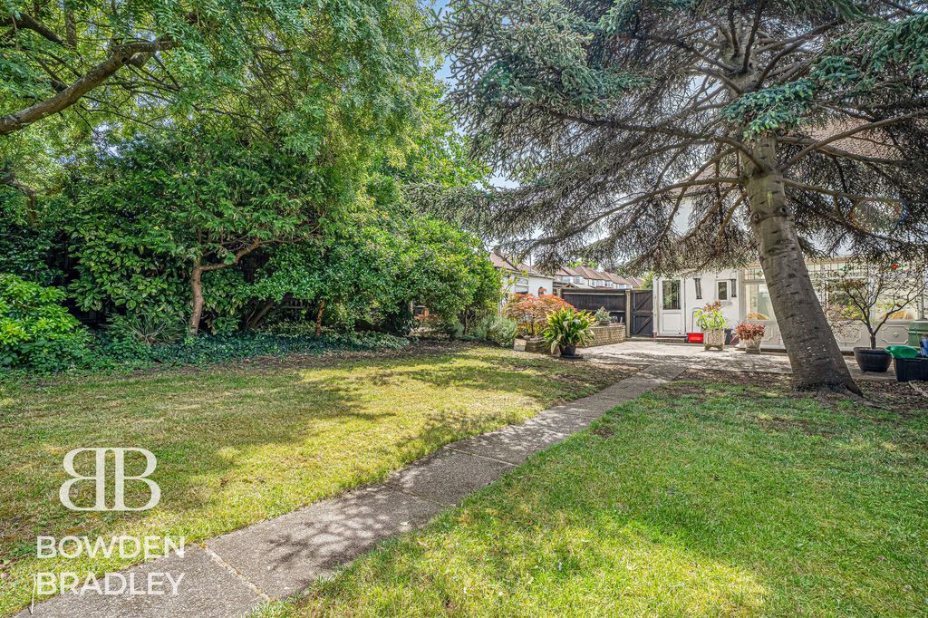 Property photo 3 of 23