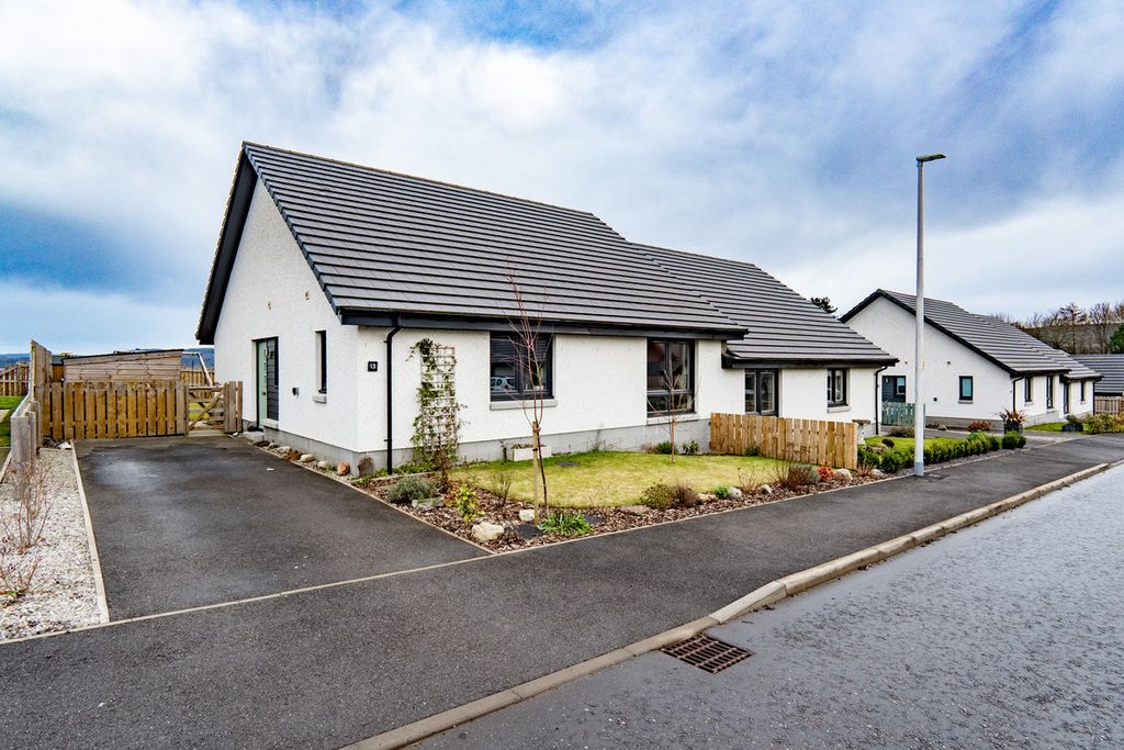 Property photo 1 of 34