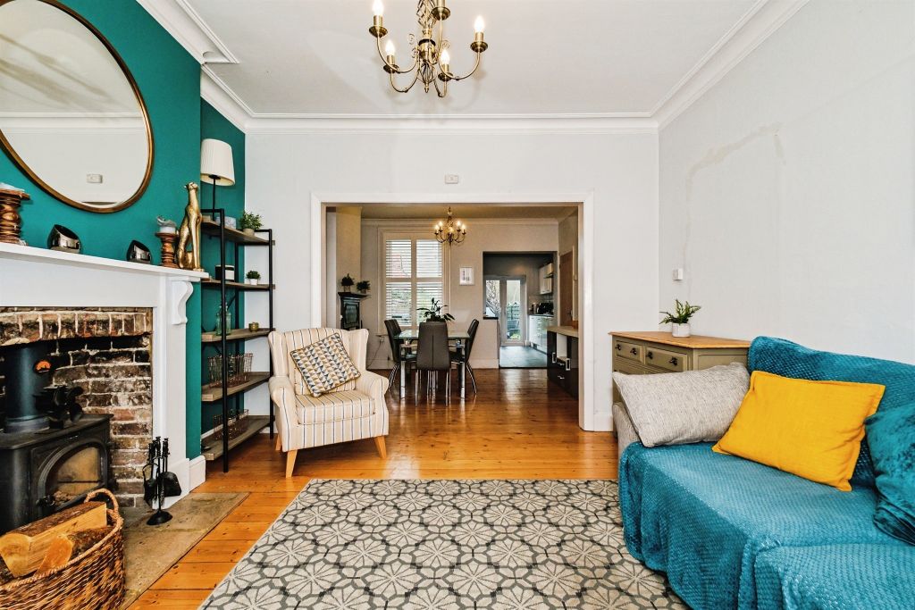 Property photo 3 of 17